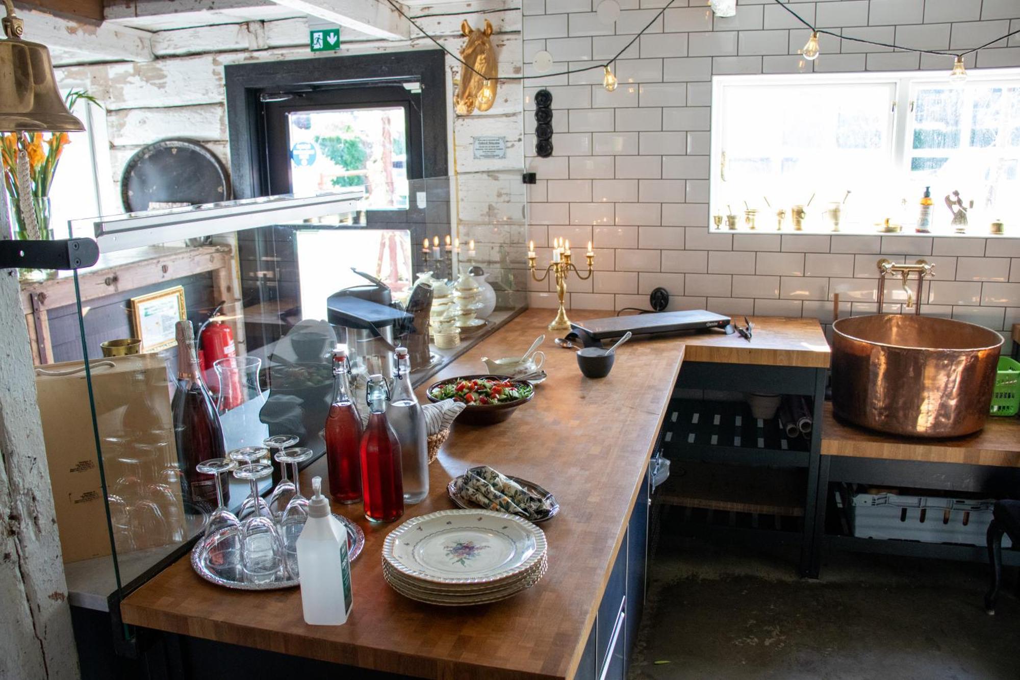 Hem Till Garden Boutique Hotel Västerås Екстериор снимка